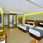 Bosphorus מלון 4*