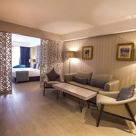 Bosphorus 호텔 4*