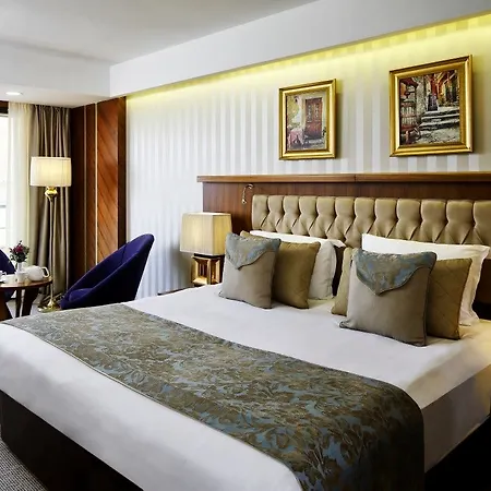 Bosphorus Hotel
