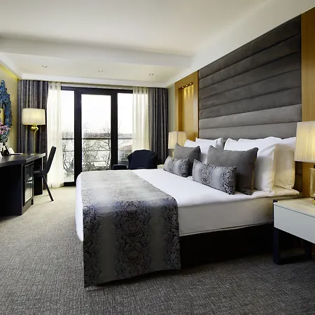 Bosphorus 4*